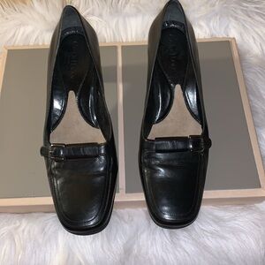 🦋 COLE HAAN Black Buckle Leather Heels Shoes Block Heels 8.5